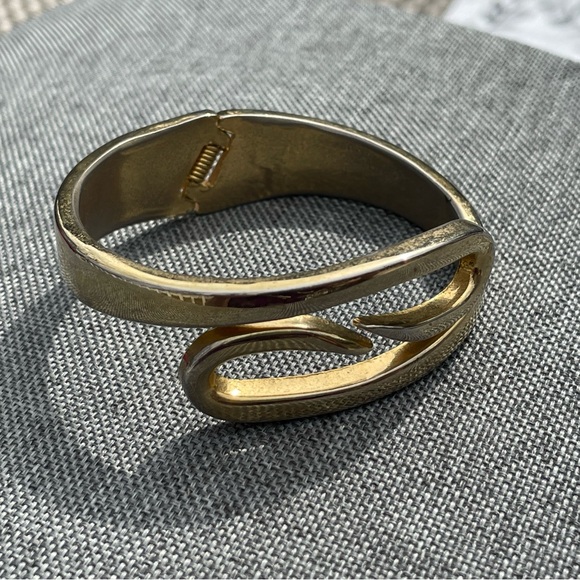 Gold tone Hinge Infinity Bracelet - Picture 6 of 7